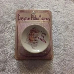 NWT..vintage magnet reades love u grandma..